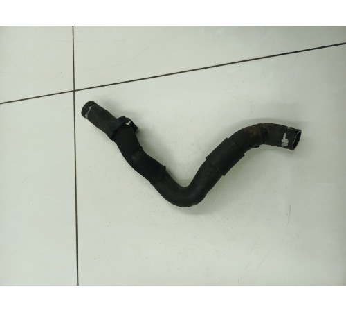 Патрубок системы охлаждения