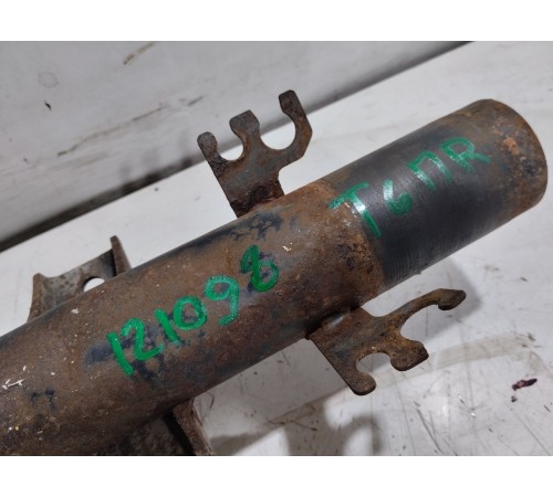 Амортизатор подвески передний правый в сборе