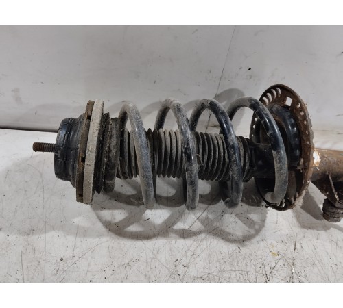 Амортизатор подвески передний правый в сборе