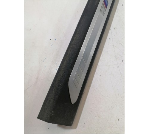 Декоративная накладка порога передняя правая