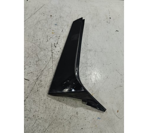 Накладка крышки багажника задняя правая