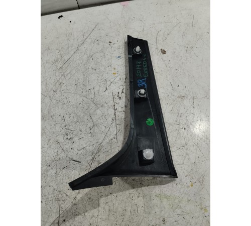 Накладка крышки багажника задняя правая