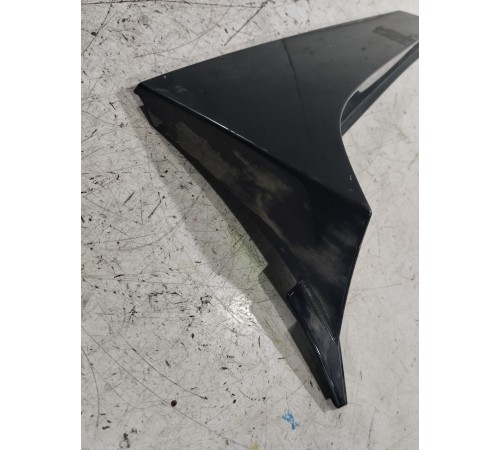 Накладка крышки багажника задняя правая