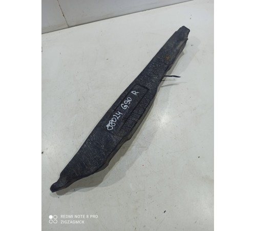 Уплотнитель крыла передний правый