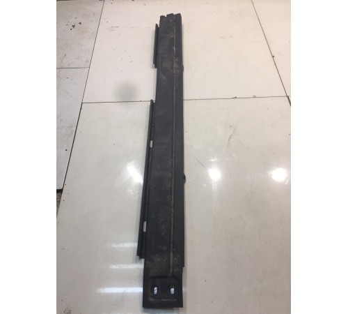 Накладка багажника (левая)