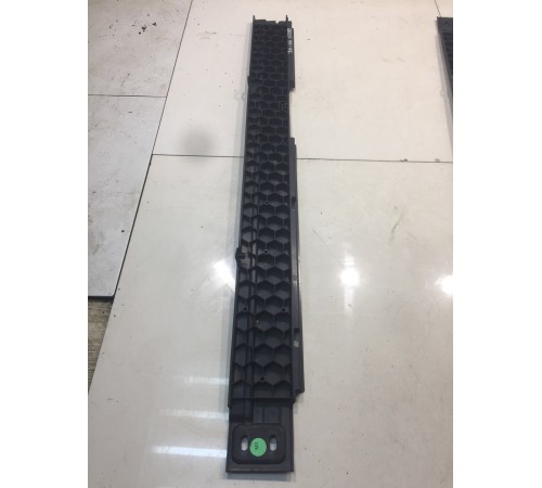 Накладка багажника (левая)