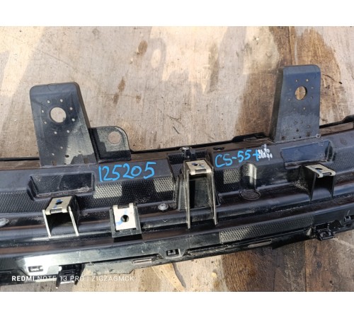 Накладка решетки радиатора верхняя