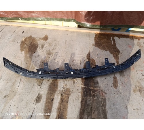 Накладка решетки радиатора верхняя