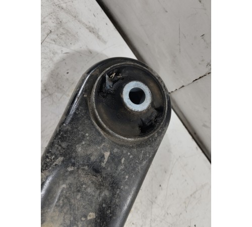 Рычаг подвески передний левый