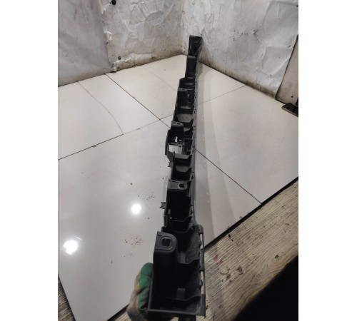 Кронштейн заднего бампера (центральный)