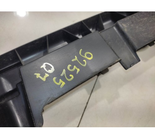 Кронштейн заднего бампера (центральный)