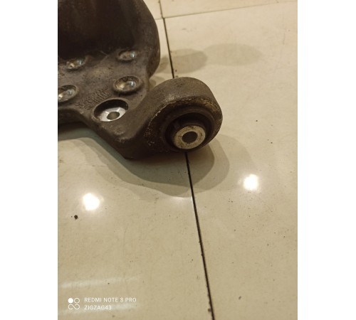 Поворотный кулак(задний левый)