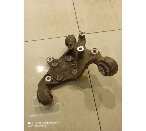 Поворотный кулак(задний левый)