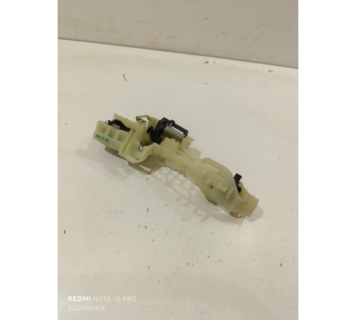 Кронштейн нарожней ручки двери передний правый