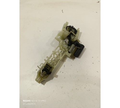 Кронштейн нарожней ручки двери передний правый