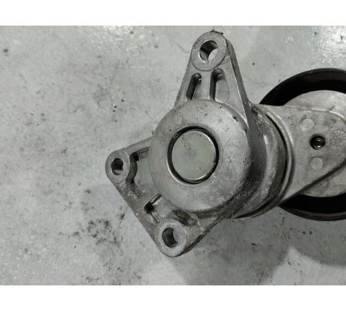 Ролик натяжителя ремня