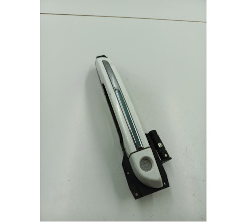 Ручка двери наружная передняя левая в  сборе