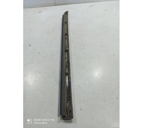 Молдинг двери(задний левый)