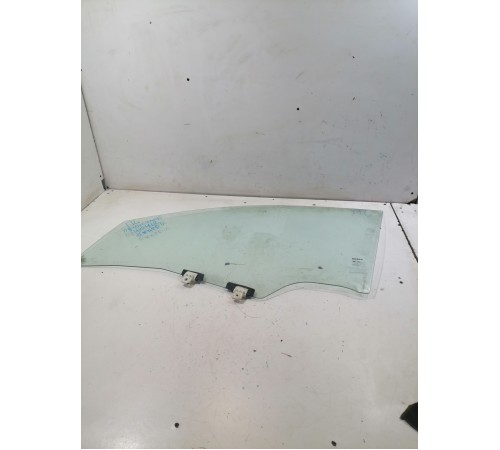 Стекло двери переднее левое