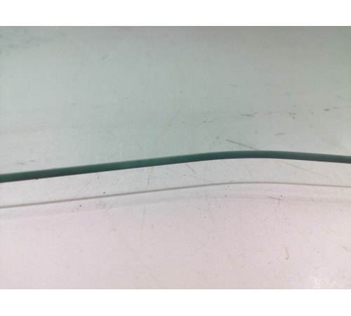 Стекло двери переднее левое