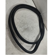 Уплотнитель двери задний правый