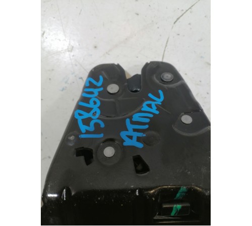 Замок крышки багажника с доводчиком