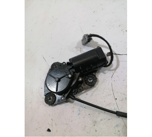 Замок крышки багажника с доводчиком