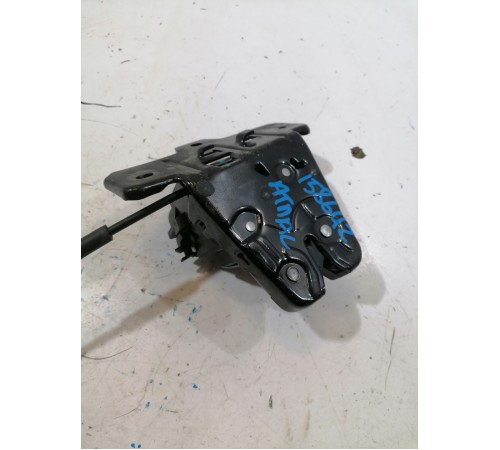 Замок крышки багажника с доводчиком