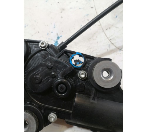 Замок крышки багажника с доводчиком