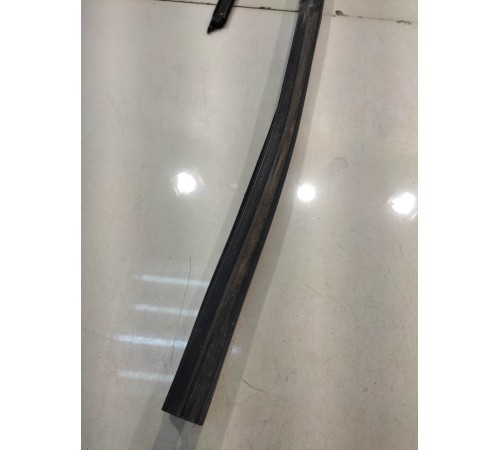 Уплотнитель стекла (задний, левый)