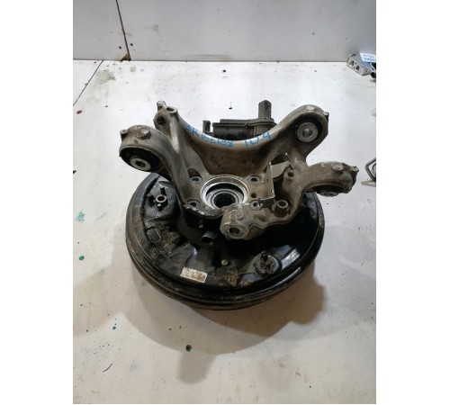 Кулак задний правый