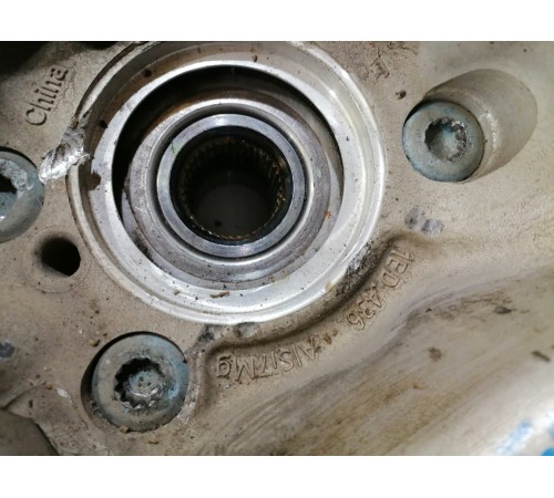 Кулак задний правый