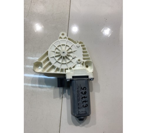 Моторчик стеклоподъемника (передний, правый)