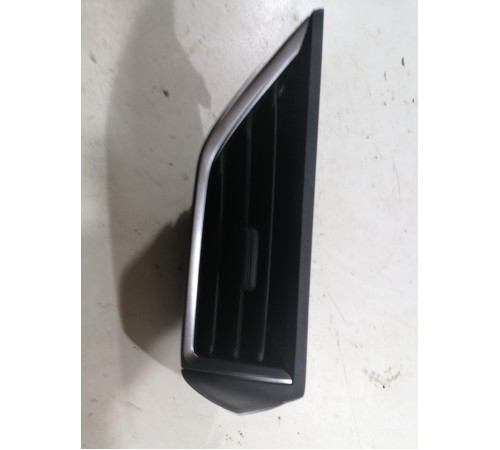 Дефлектор воздушный правый