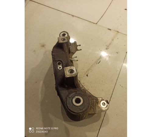 Поворотный кулак(задний правый)