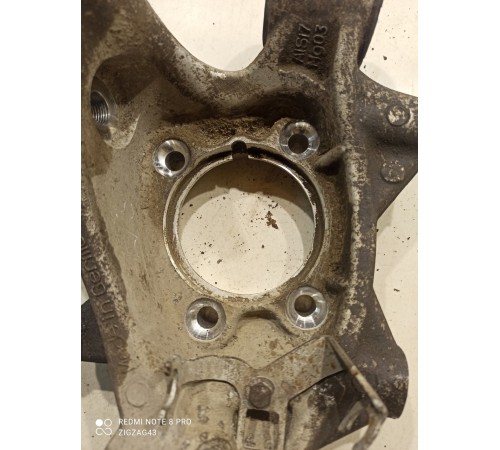 Поворотный кулак(задний правый)