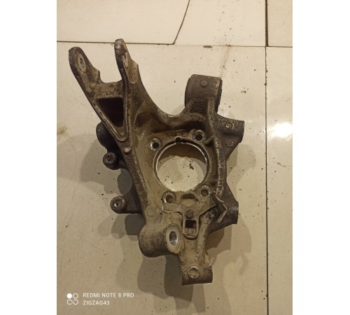 Поворотный кулак(задний правый)