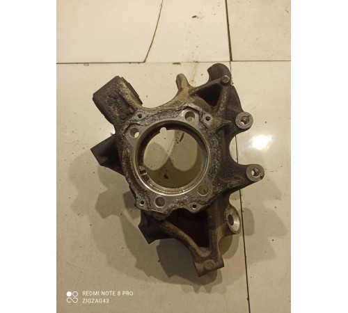 Поворотный кулак(задний правый)