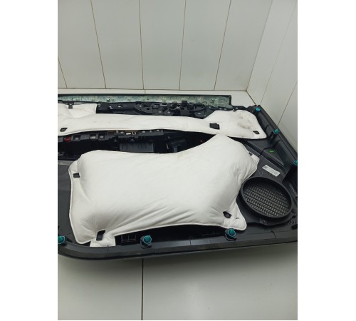 Обшивка двери передняя правая