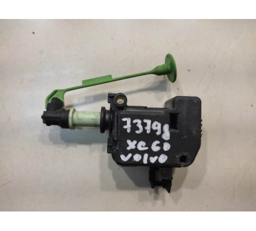 замок принудительного открывания лючка бензобака