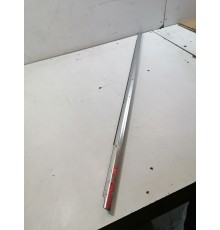 Молдинг двери передний левый