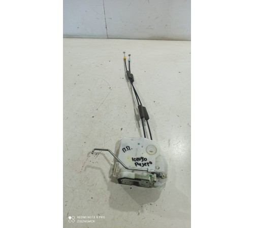 Замок двери (передний правый)