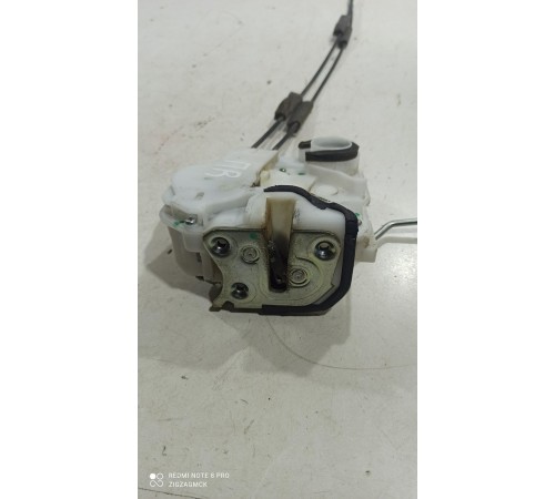 Замок двери (передний правый)