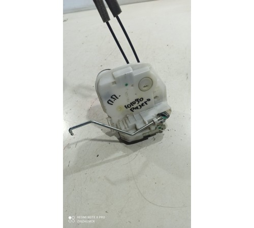 Замок двери (передний правый)