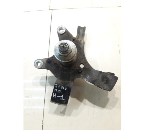 Поворотный кулак (передний, правый)