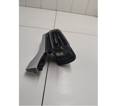 Дефлектор воздушный левый