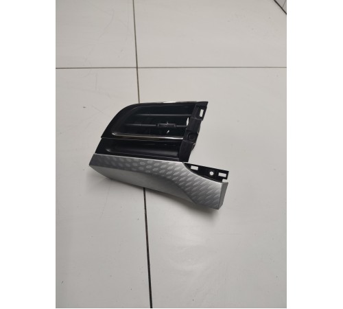 Дефлектор воздушный левый