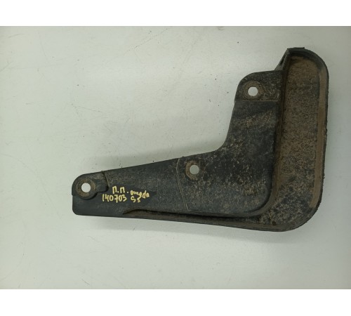 Брызговик передний правый