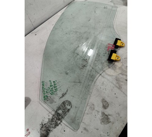 Стекло двери переднее левое