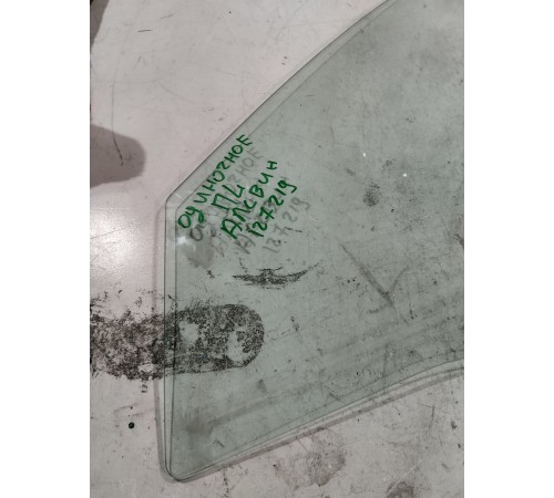 Стекло двери переднее левое